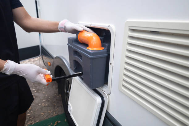 Portable Toilet Options We Offer in Rossmoyne, OH